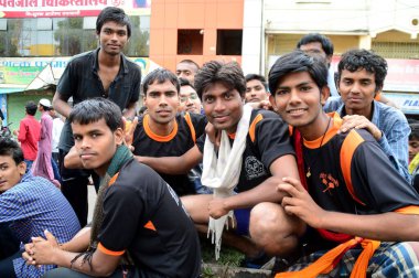 Amravati, Maharashtra, Hindistan - 24 Ağustos - Hindistan 'ın Maharashtra kentinde Tanrı Krishna' nın doğumunu kutlamak için Dahi Handi festivalinde 