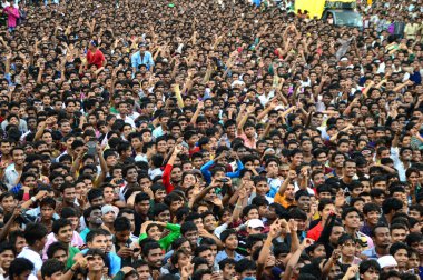 Amravati, Maharashtra, Hindistan - 24 Ağustos - Hindistan 'ın Maharashtra kentinde Tanrı Krishna' nın doğumunu kutlamak için Dahi Handi festivalinde 