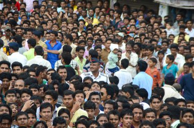 Amravati, Maharashtra, Hindistan - 24 Ağustos - Hindistan 'ın Maharashtra kentinde Tanrı Krishna' nın doğumunu kutlamak için Dahi Handi festivalinde 
