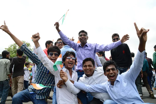 Nagpur, Maharashtra, India, August - 15: Undentified people celebrating Independence Day at Futala lake, Nagpur 15 серпня 2014 — стокове фото