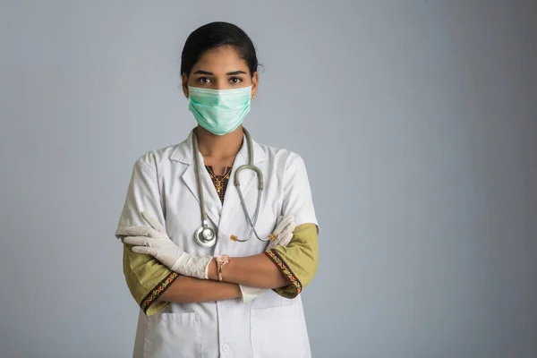 Portrét Doktorky Ochranné Masce Rukavicích Stetoskopem Světová Epidemie Konceptu Koronaviru — Stock fotografie