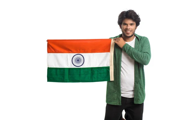 Jongeman Met Indiase Vlag Tricolor Witte Achtergrond Indiase Onafhankelijkheidsdag Indiase — Stockfoto