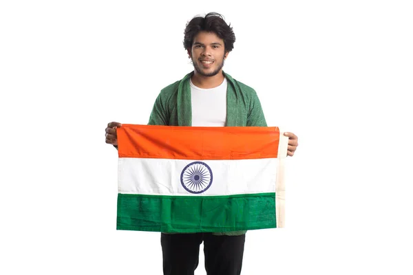 Ung Man Med Indisk Flagga Eller Tricolor Vit Bakgrund Indiska — Stockfoto