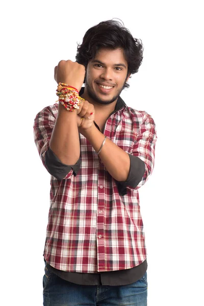 Jonge Mannen Tonen Rakhi Zijn Hand Ter Gelegenheid Van Raksha — Stockfoto