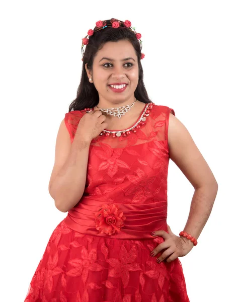 Menina Vestido Vermelho Posando Fundo Branco — Fotografia de Stock