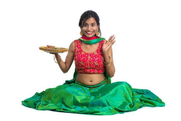 Porträt Eines Traditionellen Indischen Mädchens Mit Diya Mädchen Die Diwali — Stockfoto