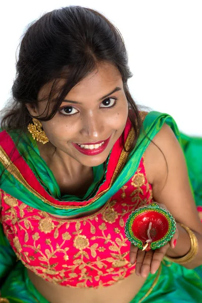 Porträtt Indisk Traditionell Flicka Som Håller Diya Flicka Firar Diwali — Stockfoto