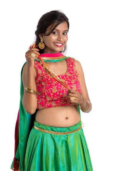 Hermosa Chica Mostrando Rakhi Ocasión Raksha Bandhan Sobre Fondo Blanco — Foto de Stock