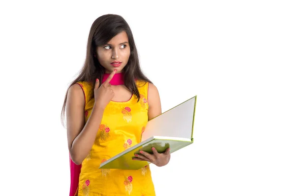 Menina Bonita Segurando Livro Posando Fundo Branco — Fotografia de Stock