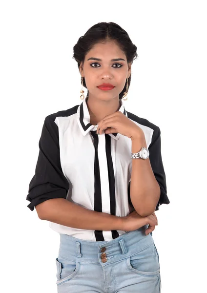 Retrato Una Hermosa Joven Sonriente Posando Sobre Fondo Blanco — Foto de Stock