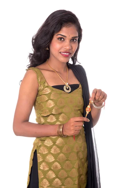 Hermosa Chica India Mostrando Rakhis Con Motivo Raksha Bandhan Hermana — Foto de Stock