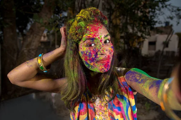 Young Girl Colorful Face Taking Selfie Using Smartphone Holi Festival — Stock Photo, Image