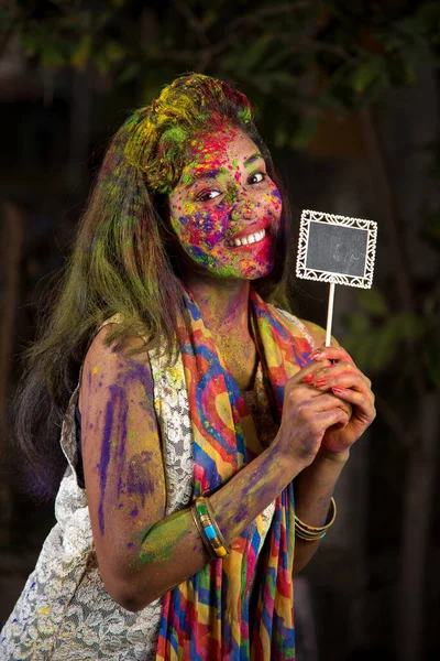 Young Girl Holding Small Board Occasion Holi Festival Faces Painted — Stock Photo, Image