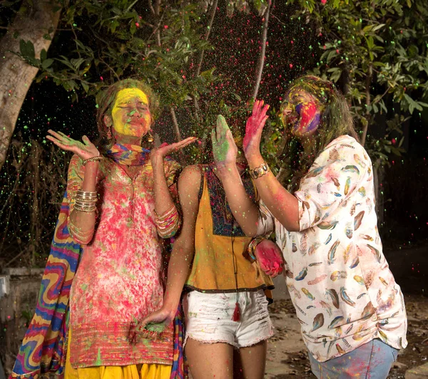 Portrait Happy Young Girls Having Fun Colorful Powder Holi Festival — Stock Photo, Image