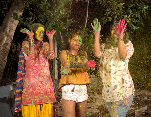 Portrait Happy Young Girls Having Fun Colorful Powder Holi Festival — Stock Photo, Image