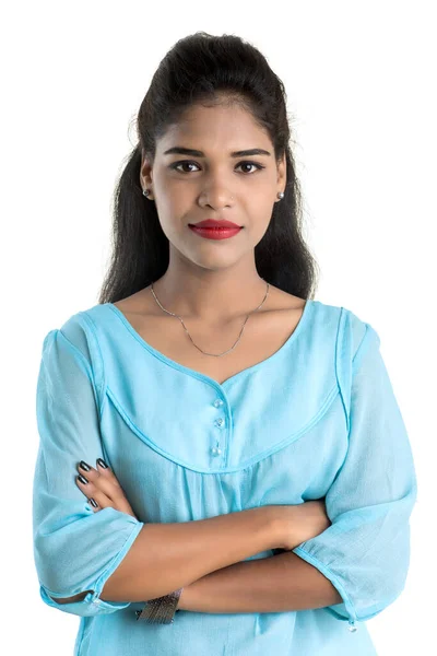 Retrato Una Hermosa Joven Sonriente Posando Sobre Fondo Blanco — Foto de Stock