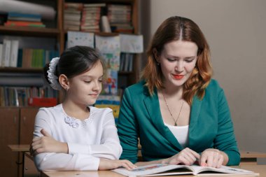 Bir ilköğretim okulu öğrenci okul öğrenci özel ders