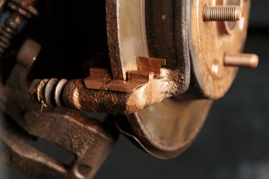 Araba fren garajda, otomotiv servis istasyonu tamiri