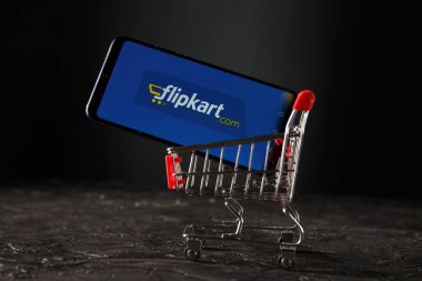 Tula 24 09 2019: Telefon ekranında Flipkart.