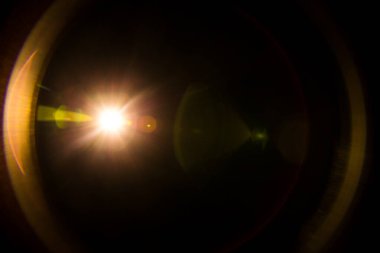 Siyahta soyut Doğal Güneş parlaması