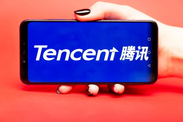 26 08 2019 Тула: Tencent на телефоне. Логотип — стоковое фото