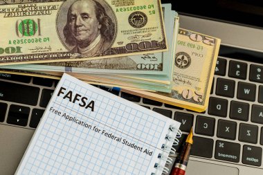 Fafsa. Tabletteki öğrenci yardımı başvuru formu.