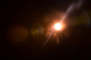 Siyahta soyut Doğal Güneş parlaması