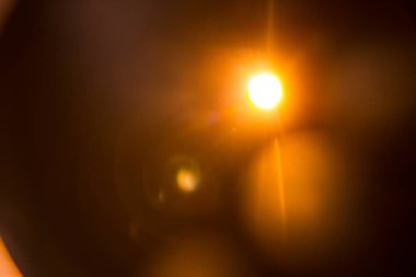 Siyahta soyut Doğal Güneş parlaması