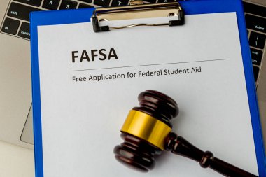 Fafsa. Tabletteki öğrenci yardımı başvuru formu.