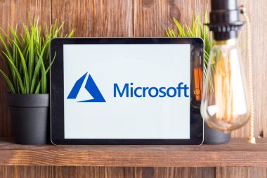 Tula Russia 16.01.20 Microsoft tablet bilgisayar ekranında izole edildi.