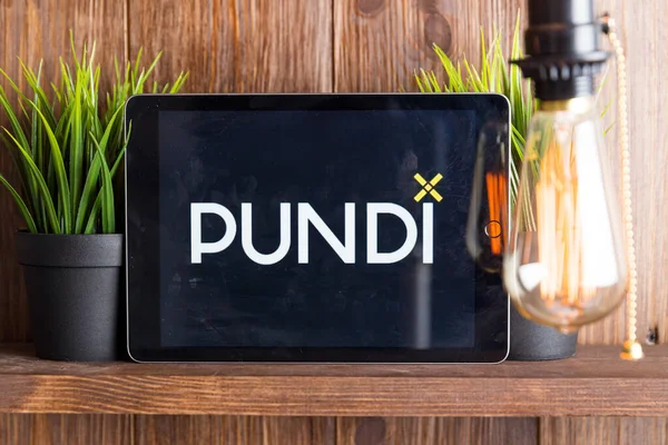 Изолированный PUNDI на экране планшетного компьютера . — стоковое фото
