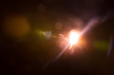 Siyahta soyut Doğal Güneş parlaması