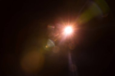 Siyahta soyut Doğal Güneş parlaması