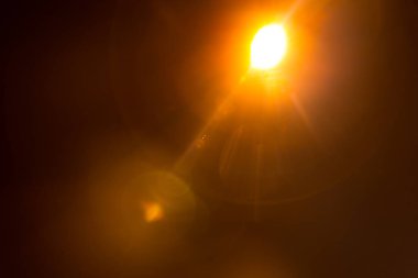 Siyahta soyut Doğal Güneş parlaması