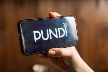 Tula Rusya telefon ekranında 16.01.20 PUNDI izole edildi.