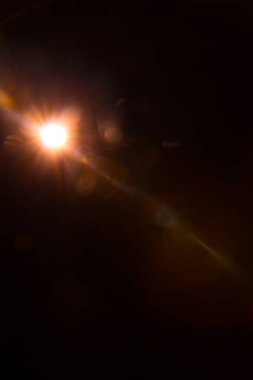 Siyahta soyut Doğal Güneş parlaması