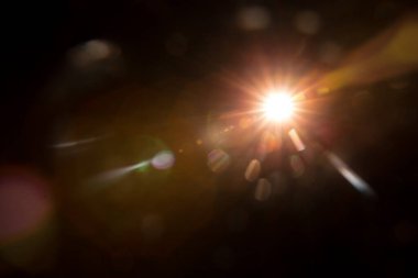 Siyahta soyut Doğal Güneş parlaması