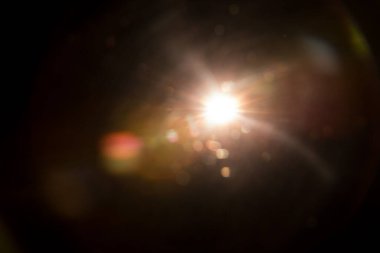 Siyahta soyut Doğal Güneş parlaması