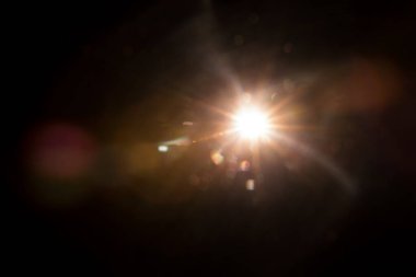 Siyahta soyut Doğal Güneş parlaması