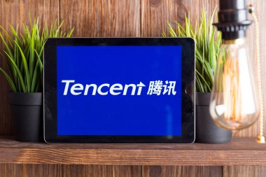 Tula Rusya 16.01.20 Tablet bilgisayar ekranındaki Tencent izole edildi.