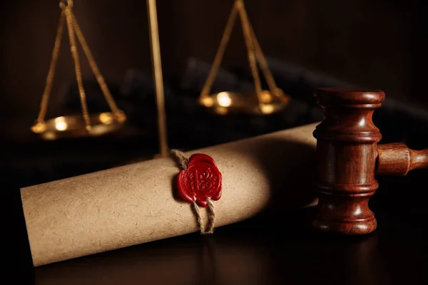 Last will and testament with wooden judge gavel document — Stock Photo, Image