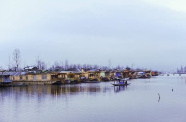 Bir tekne telefon 'Shikara' ilginç biridir etkinlik-meli var olmak