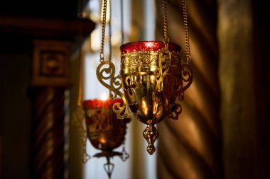 asılı kilisede güzel buhurdan