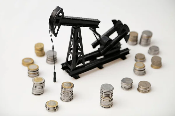 Kağıt mock-up yağ pompası, mineraller, paralar, maden çıkarma