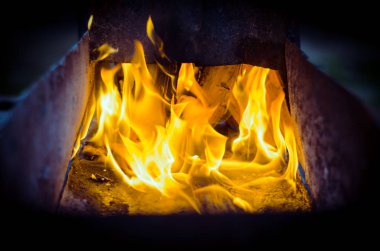 Yangın kömür Barbekü yanık