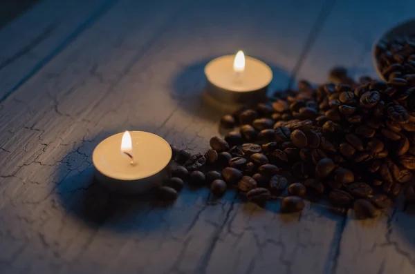 Coffee beans on the old table. — Stock Photo, Image