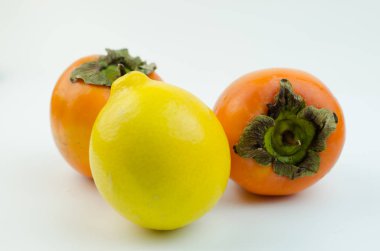 Trabzon hurması ve limon.