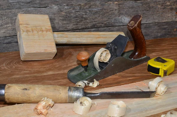 Planer carpenter's tool on a workbench — Stock Photo, Image