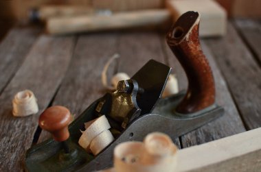Marangozluk aletleri eski tahta masa