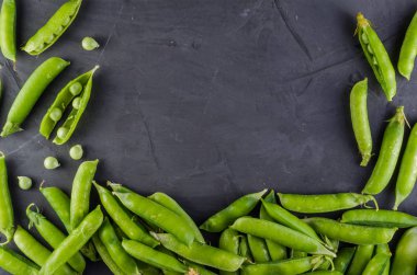 Yeşil lekeli üzerinde betonun